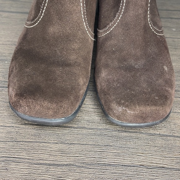 🏷️🏷️ Bundle 2/$12 or 3/$15🏷️🏷️ Naturalizer Arnen Brown Suede Leather Boo… - Picture 4 of 13